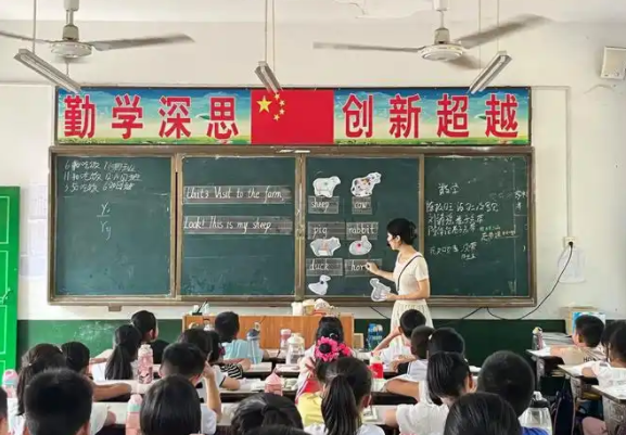 多媒体教学设备全掩盖优质数字教育资源掩盖面不断拓展深化